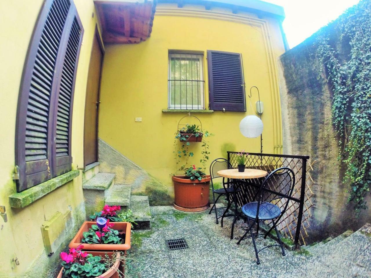 Cozy Garden Retrait Lägenhet Varenna Exteriör bild